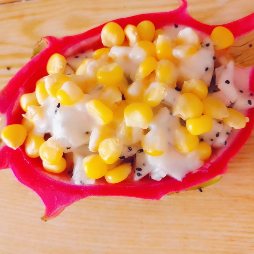 火龙果玉米酸奶沙拉