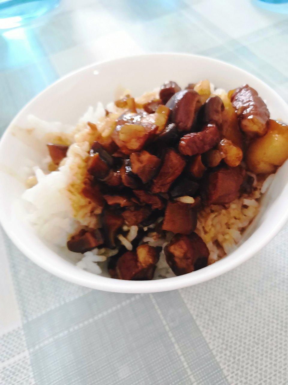 好吃到停不下来的卤肉饭