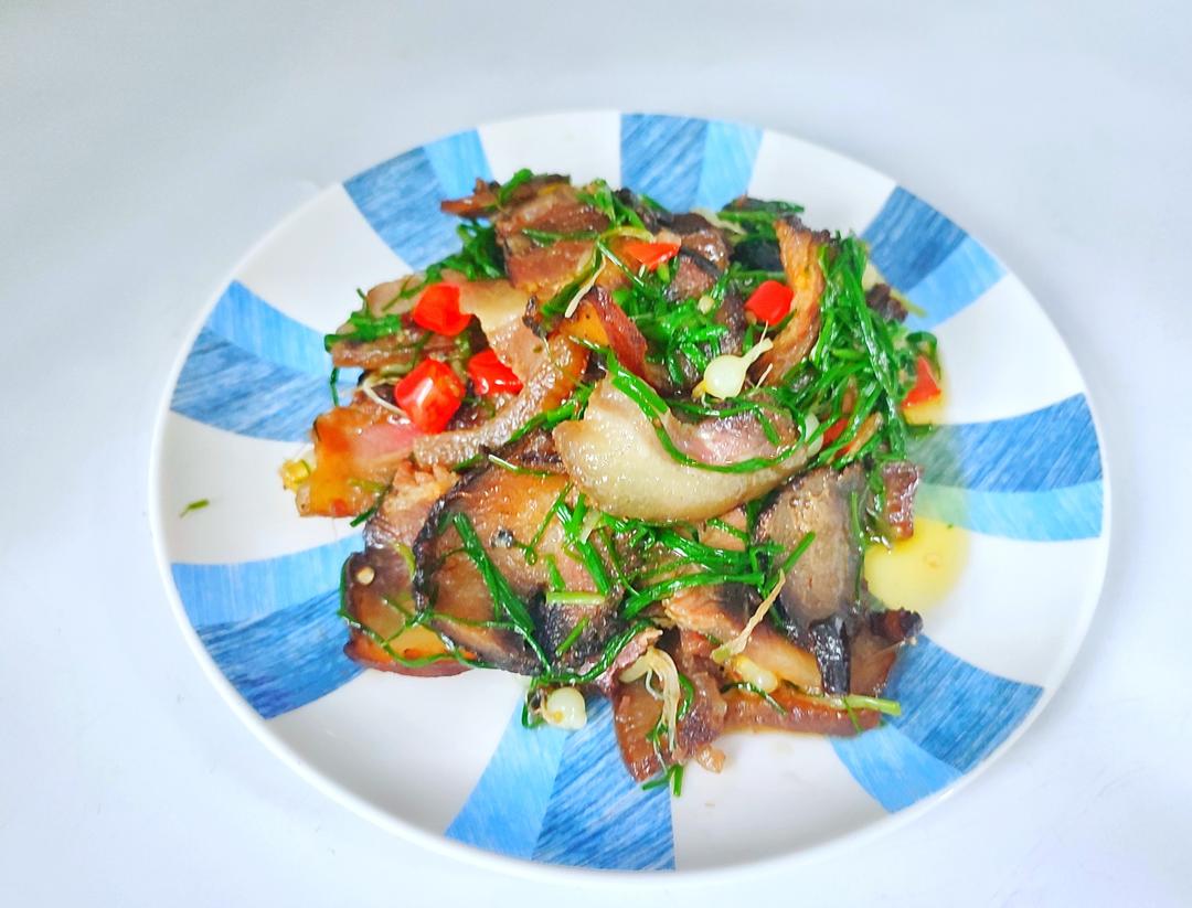 野蒜炒腊肉