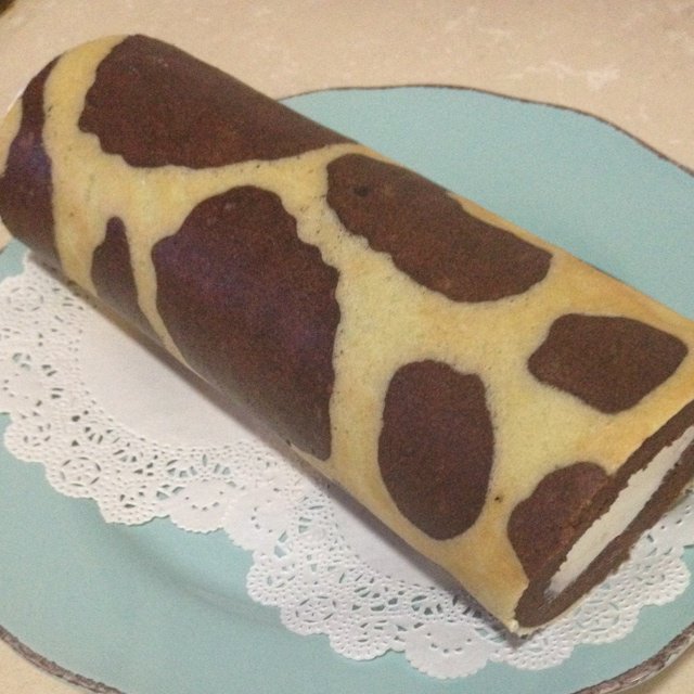 可可奶油波点蛋糕卷