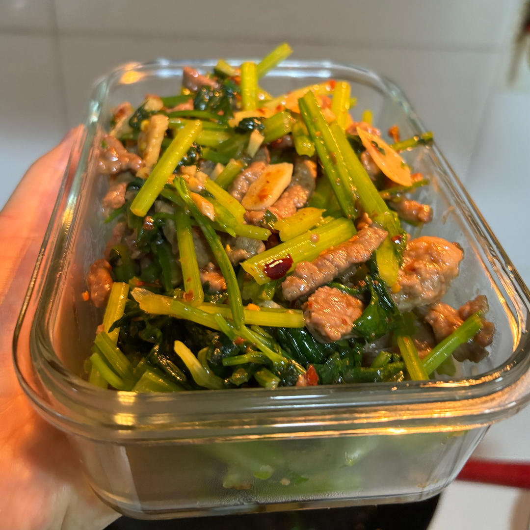 下饭神器又来了，试试这道芹菜炒牛肉！！