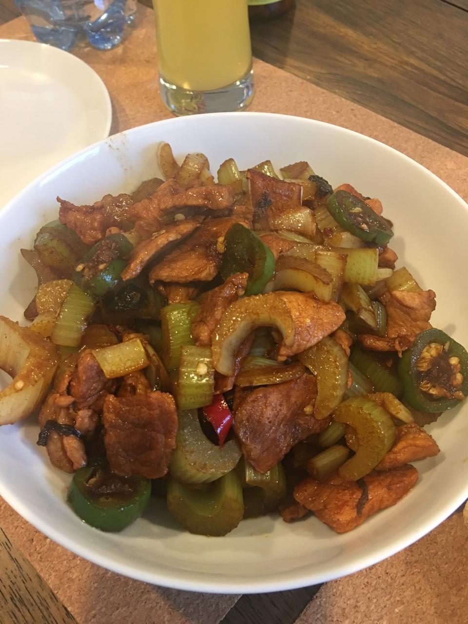 芹菜炒肉（超辣）