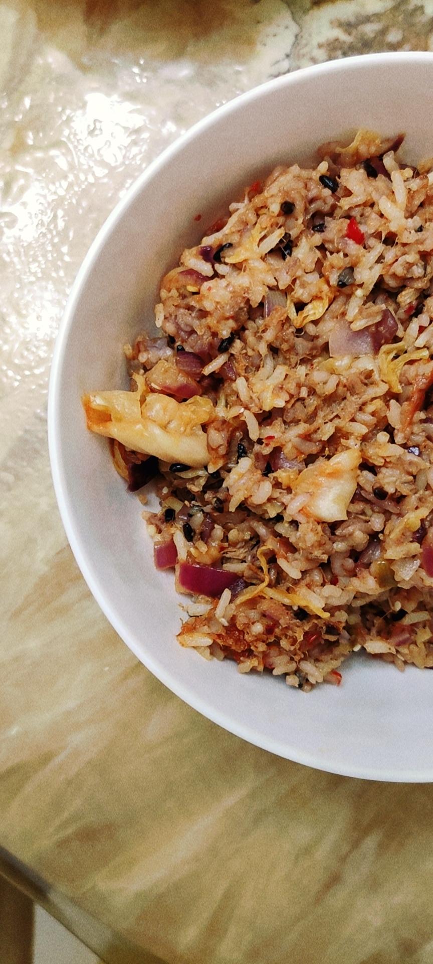 剩米饭最好的归宿——辣白菜炒饭