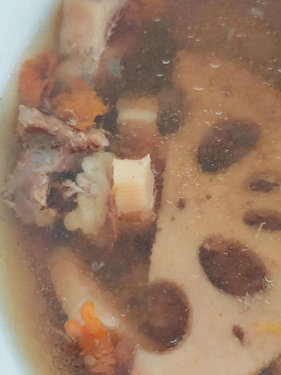 山药枸杞莲藕牛腩汤