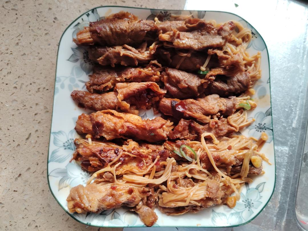 做法简单且巨下饭——金菇肥牛卷