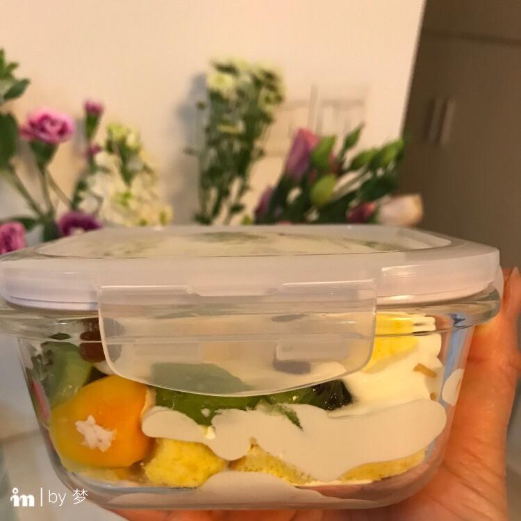 蛋糕水果盒子
★快手美味甜品★