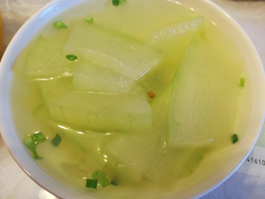素冬瓜汤很鲜美，夏秋食用解暑降躁