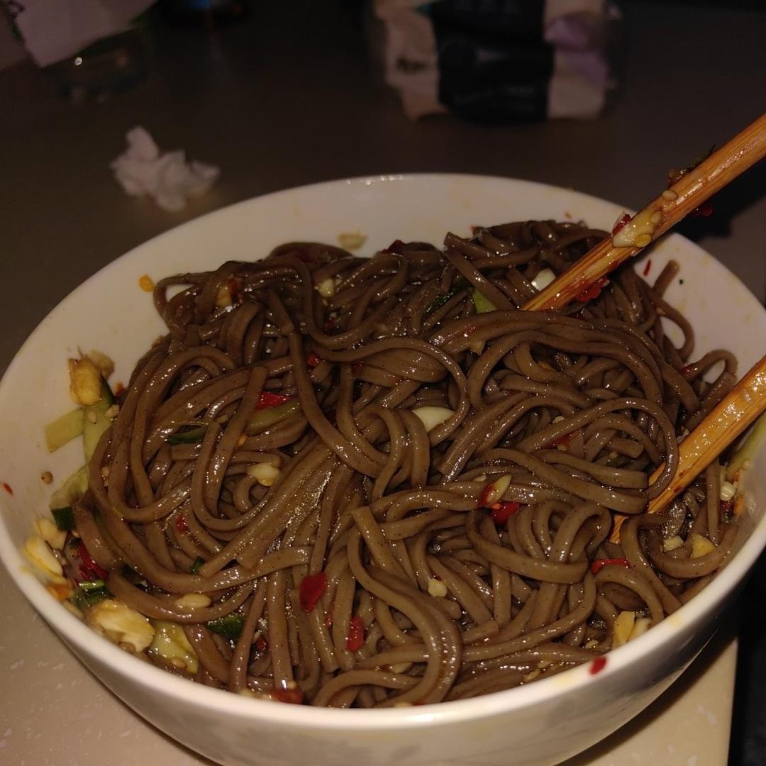 超好吃的凉拌面（荞麦面）