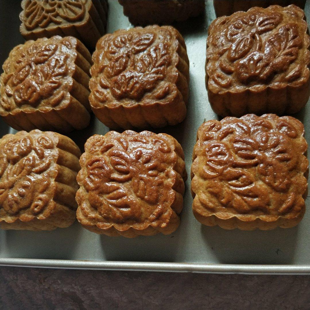 蛋皮月饼