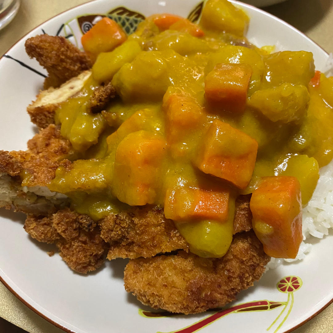 炸鸡排咖喱饭