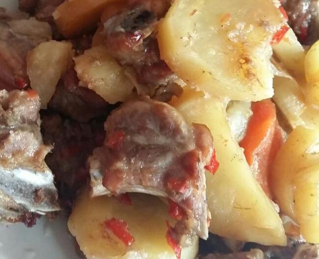 【二人食*午餐】烤箱土豆排骨的做法