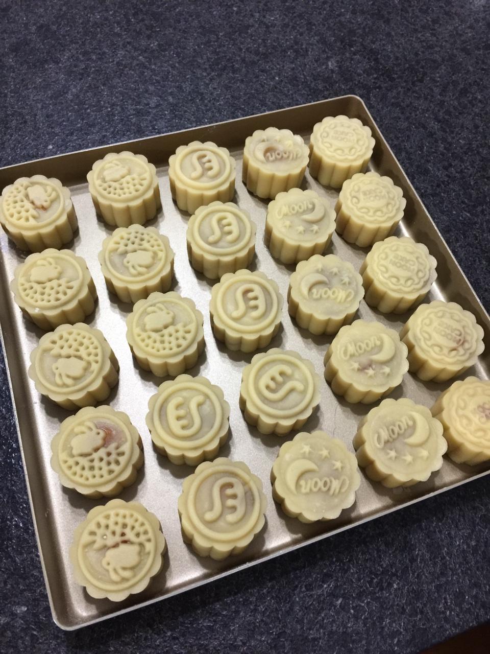 广式月饼——蛋黄莲蓉月饼