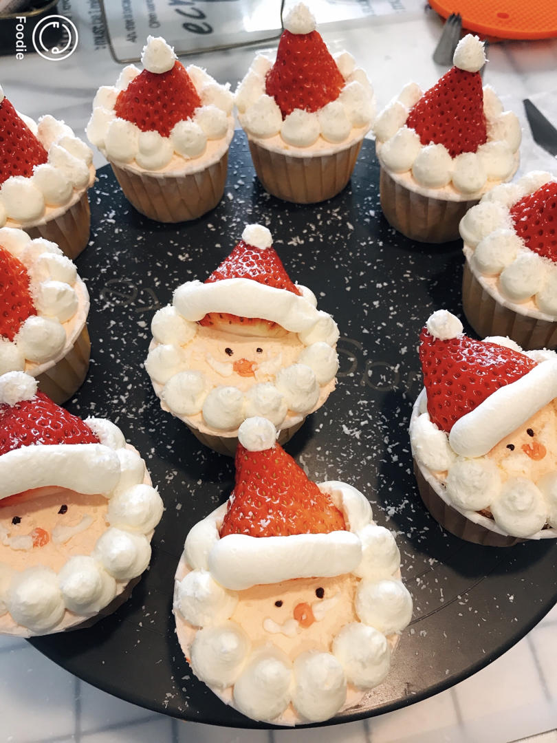 圣诞纸杯蛋糕(超详细视频教程)