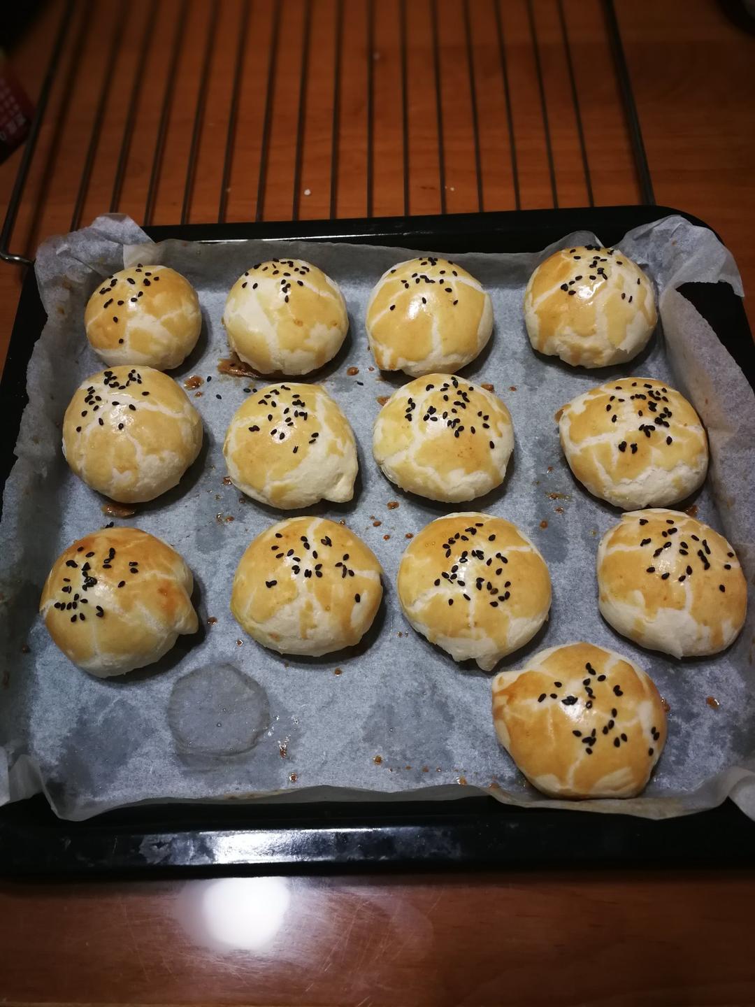 蛋黄酥：抹茶酥：（奶黄味）