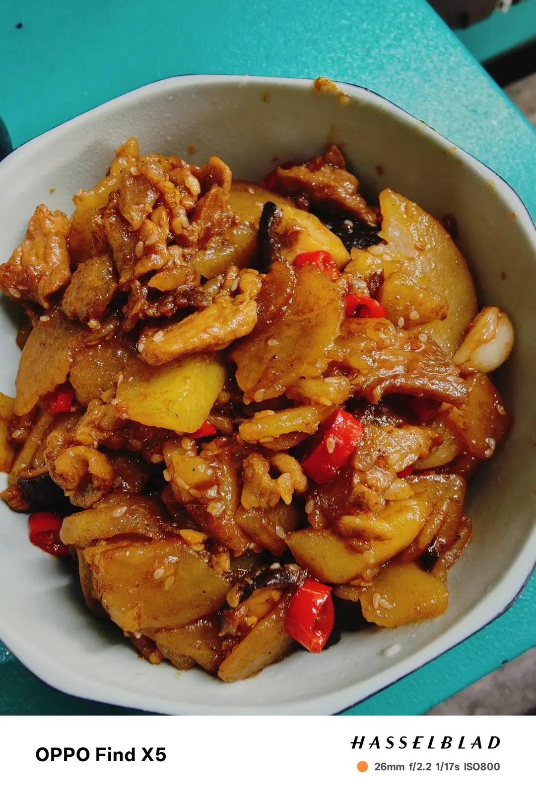 土豆烧肉片
