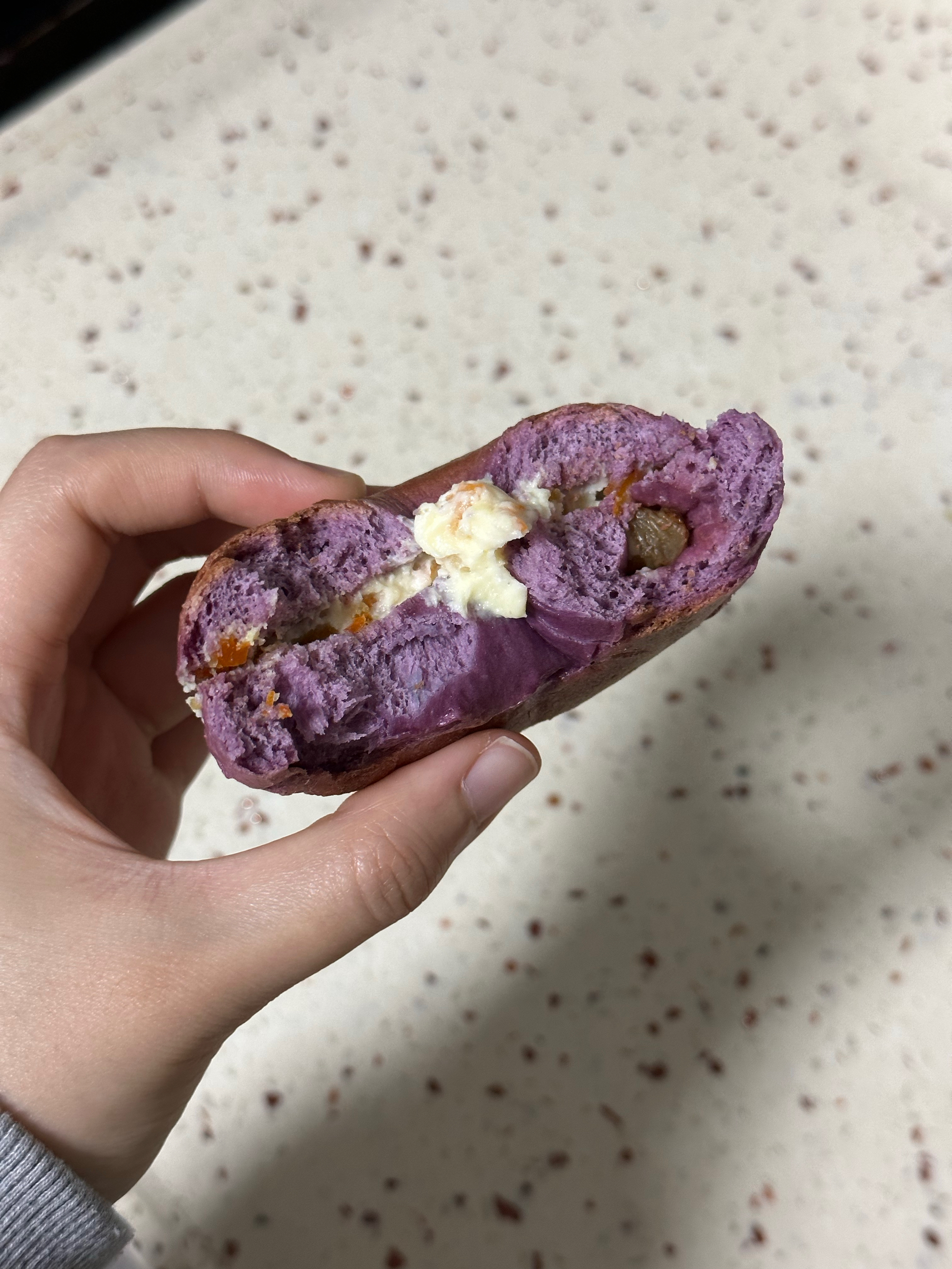 紫薯葡萄干贝果