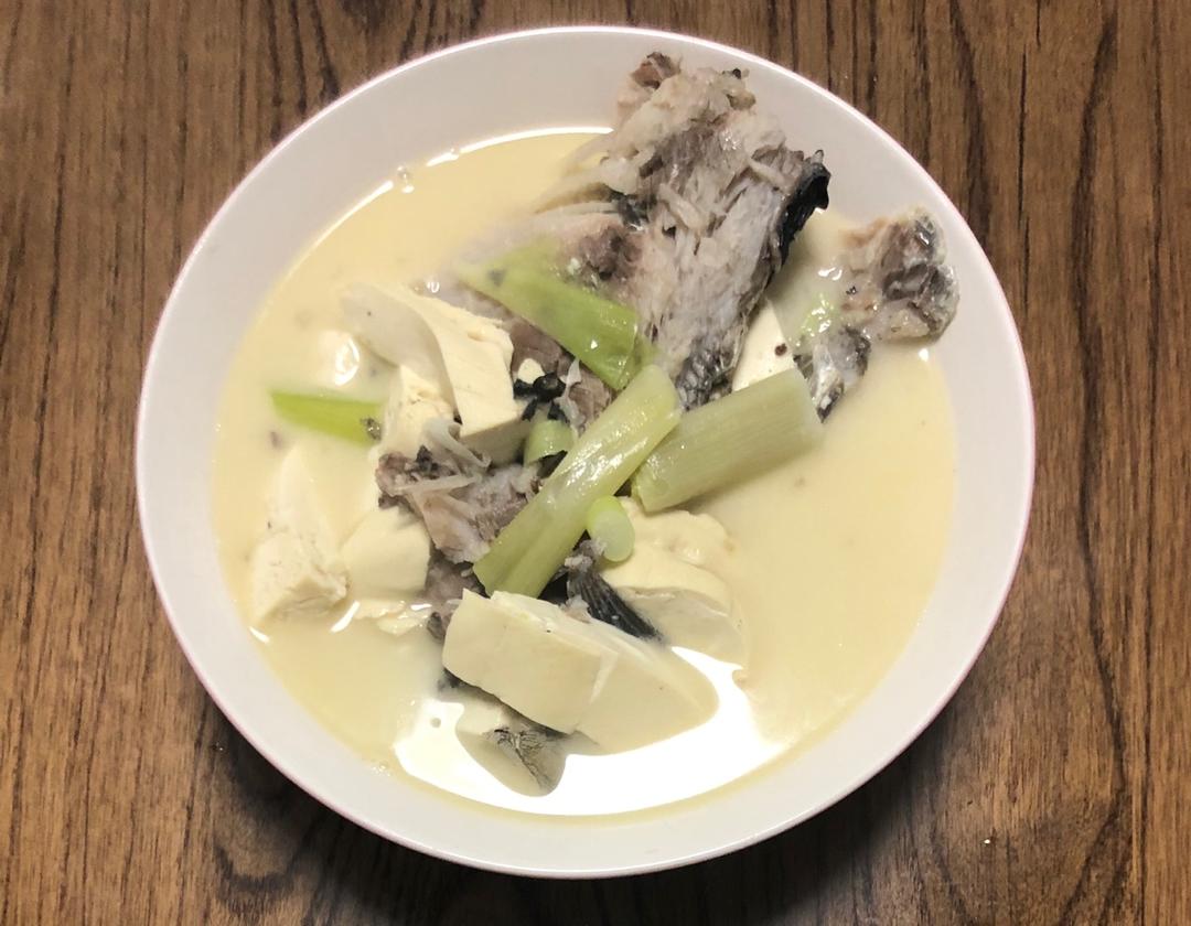 鲫鱼豆腐汤