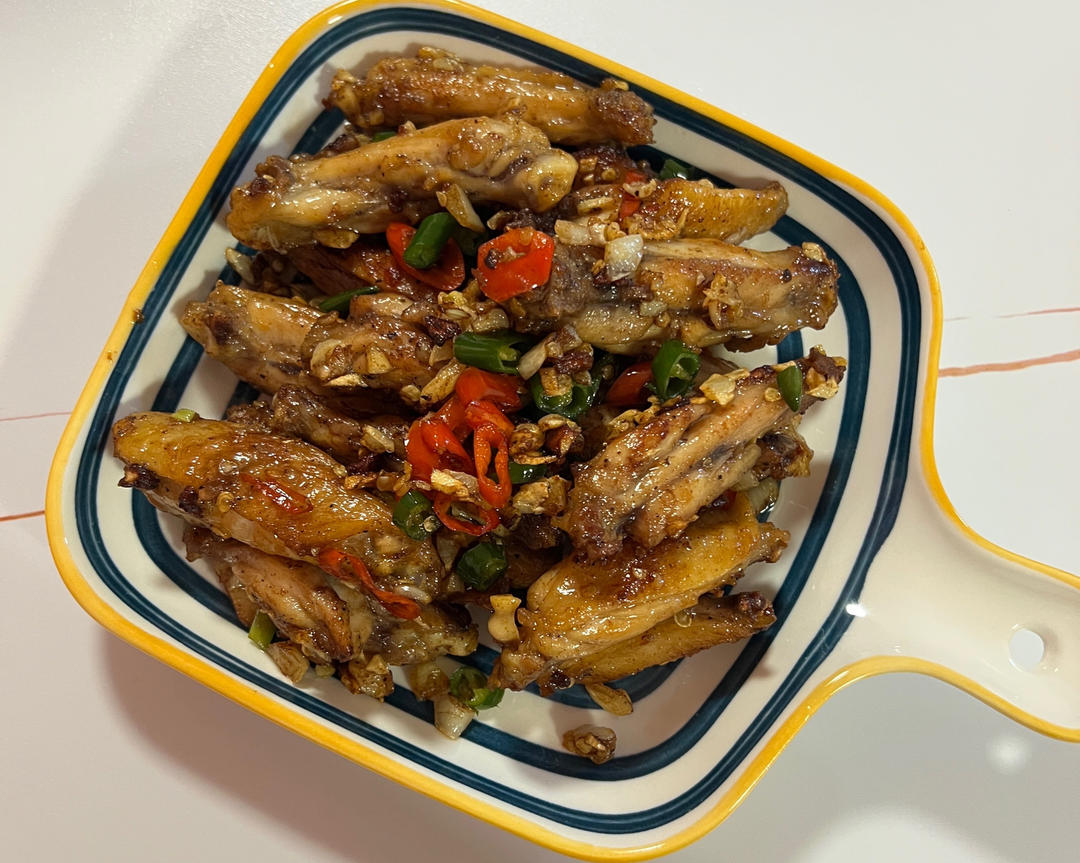 蒜香鸡翅，这才是鸡翅最好吃的做法