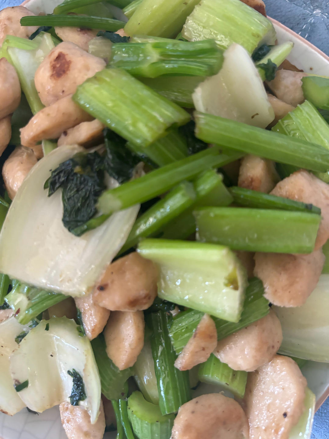 鸡肉丸子炒西芹