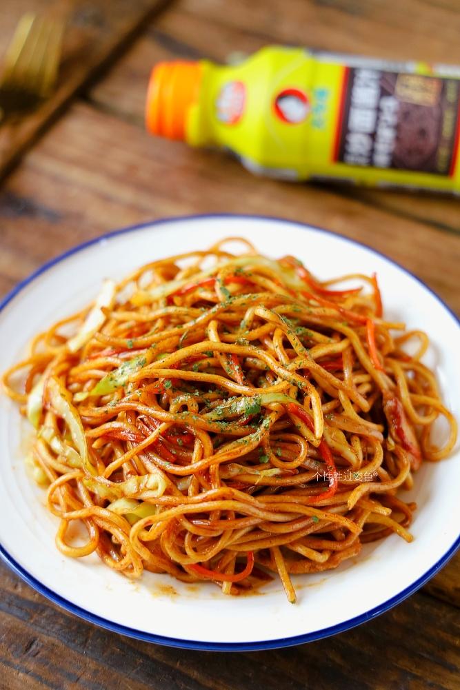 10分钟复刻!风靡日本路边摊的经典日式炒面的做法