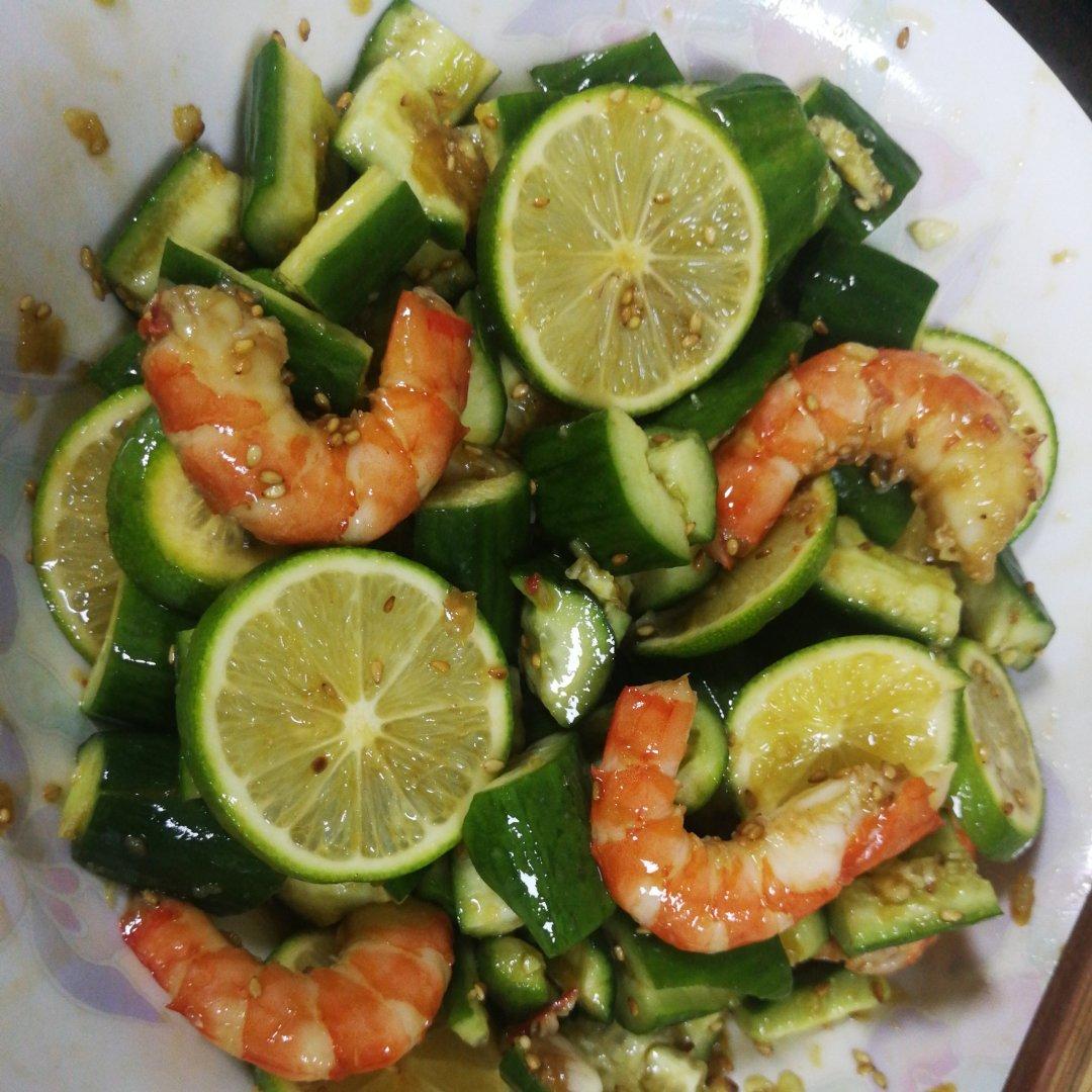 酸酸辣辣辣辣辣 的柠檬🍋黄瓜🥒凉拌虾🦐