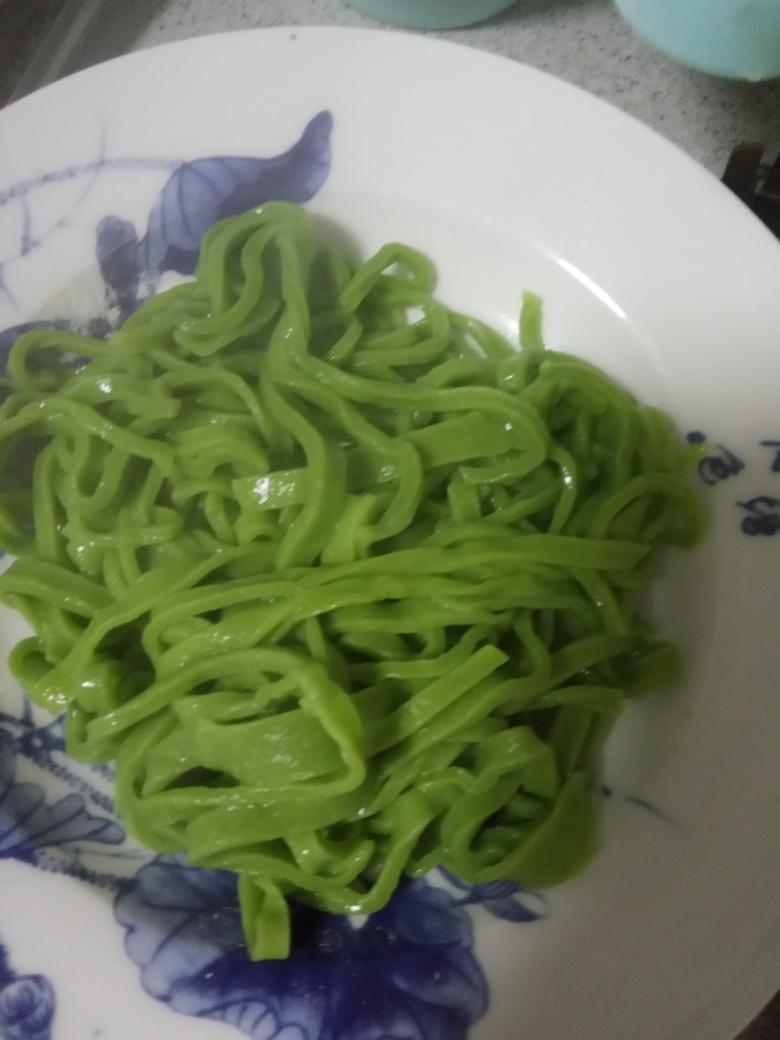 菠菜鸡蛋面条