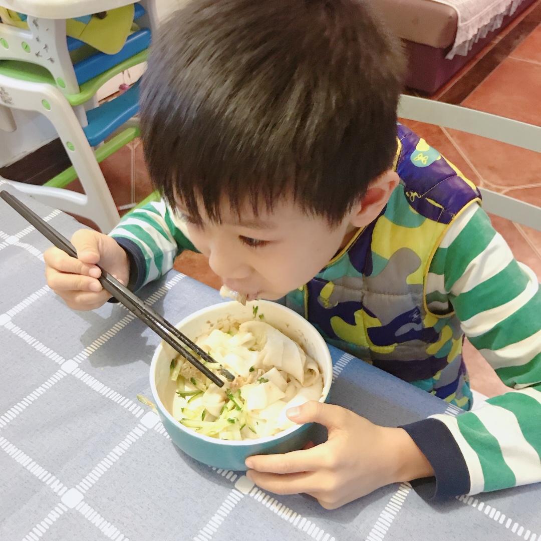 凉皮-家庭自制（告诉你自己做更劲道的秘诀）