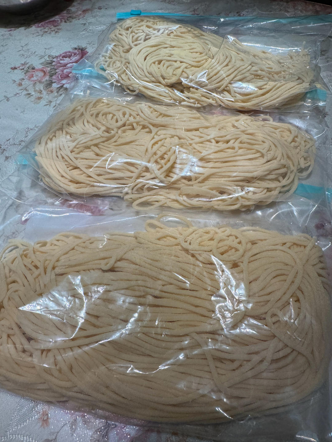 自制鲜面条｜鸡蛋面｜厨师机压面条