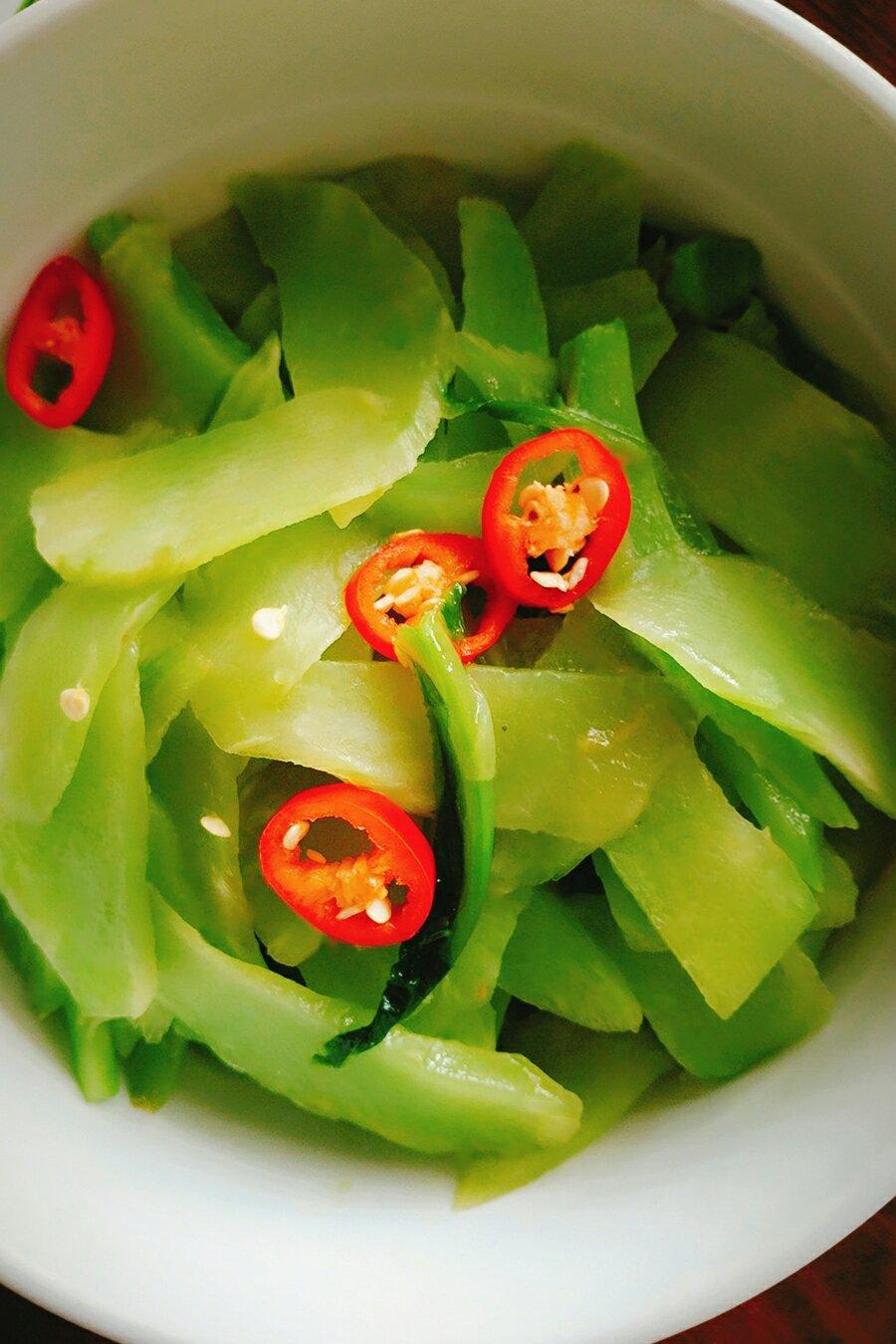 晓蛮腰做的清炒莴笋