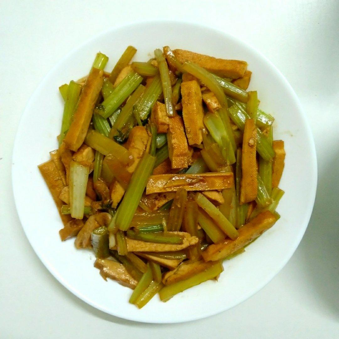 芹菜炒香干