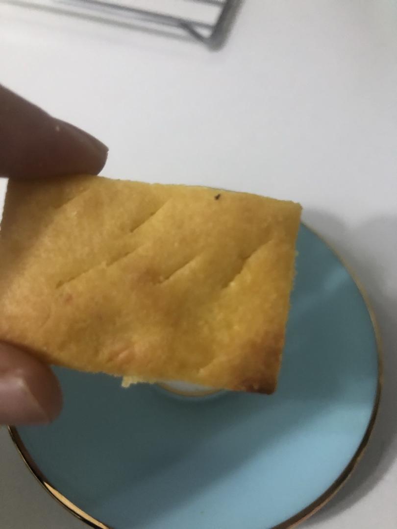 生酮咸蛋黄饼干