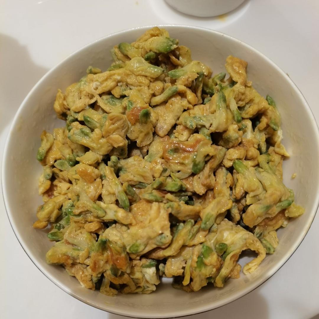 美味树上菜，槐花炒鸡蛋。附两种槐花保存方法。