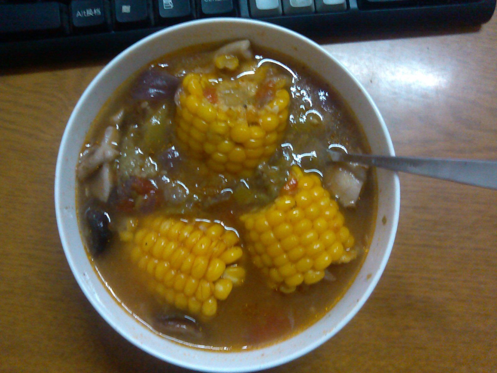 番茄玉米蔬菜汤