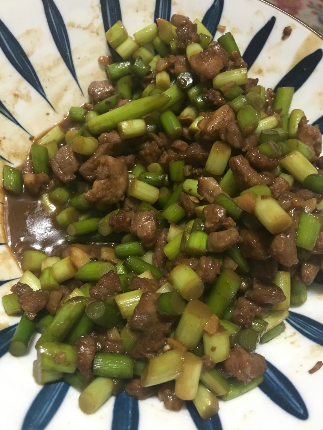 下饭神器蒜苔粒炒肉碎