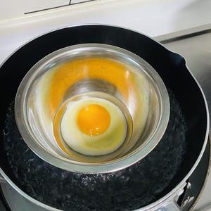 又嫩又滑的太阳蛋的做法 步骤6
