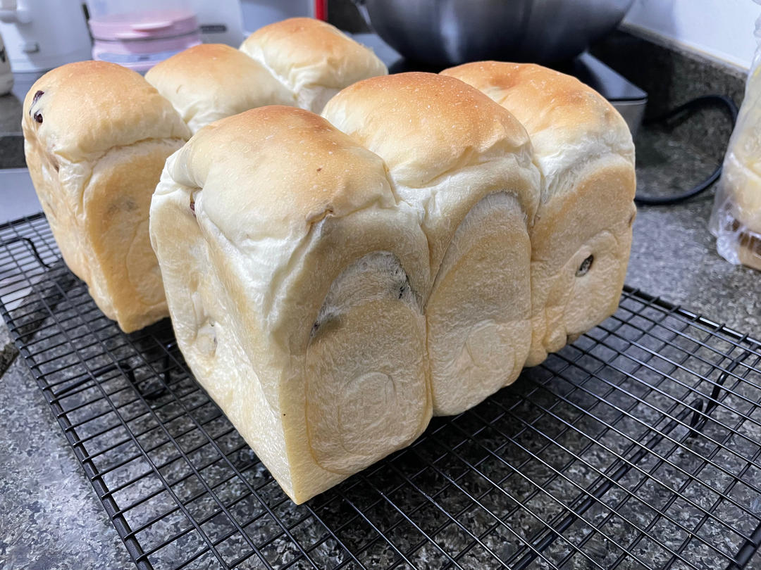 超软酸奶葡萄干吐司