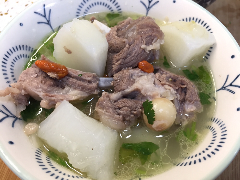 冬日暖胃羊肉汤的做法