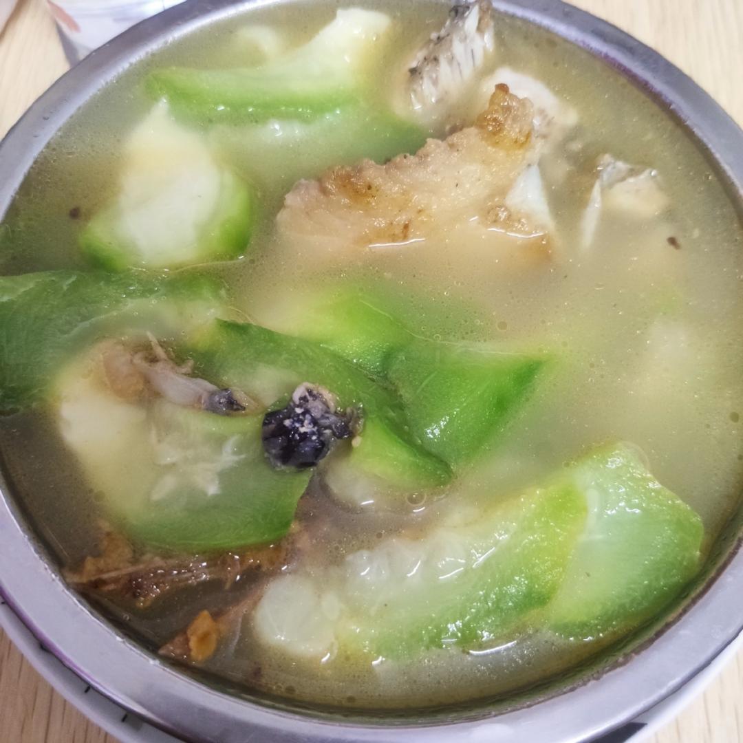 丝瓜鲫鱼汤
