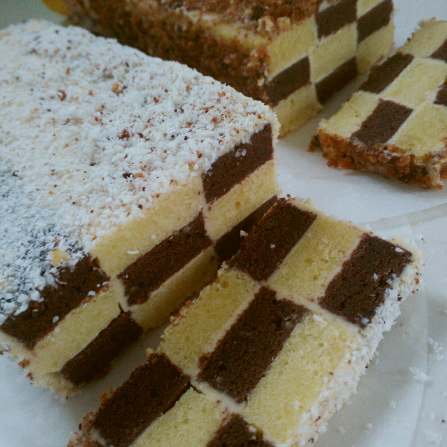 双色棋格奶油蛋糕