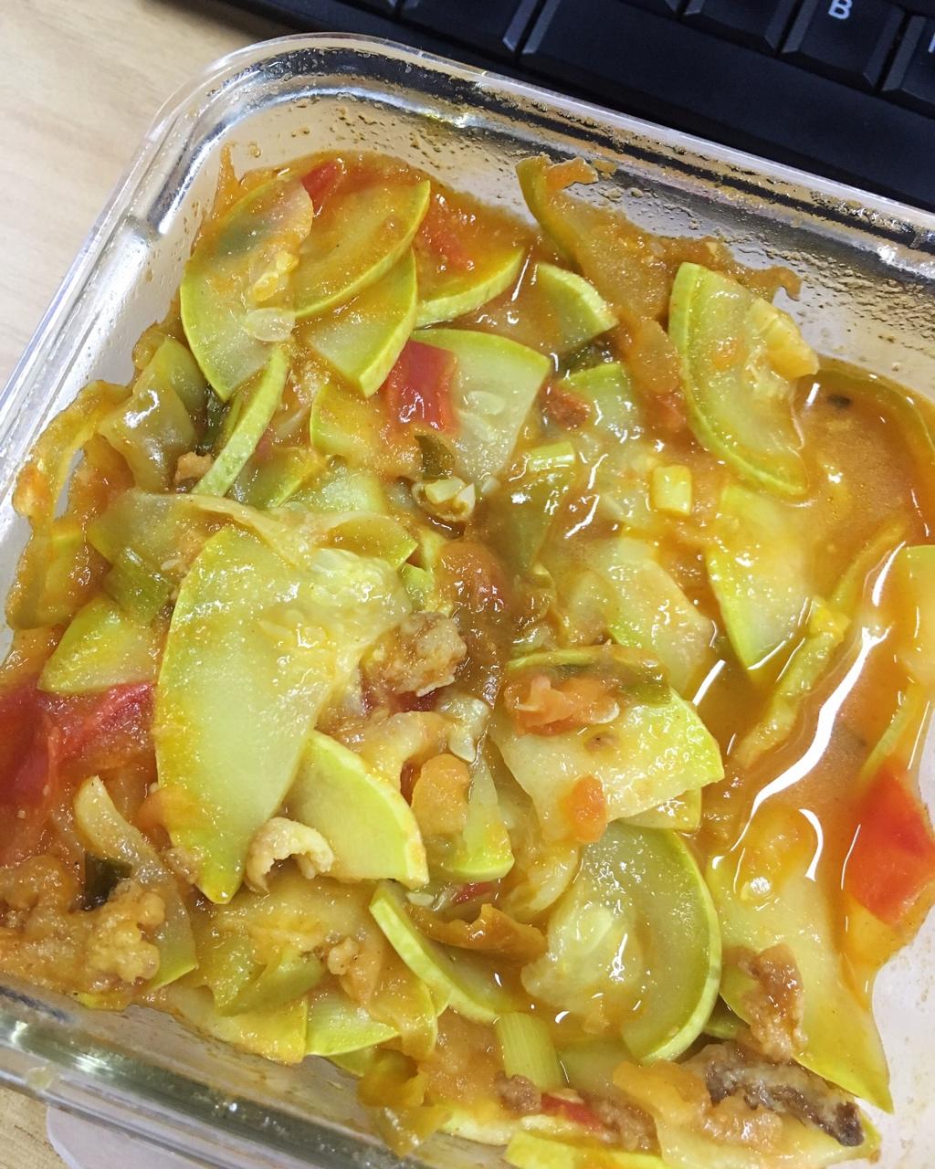 西红柿炒西葫芦
