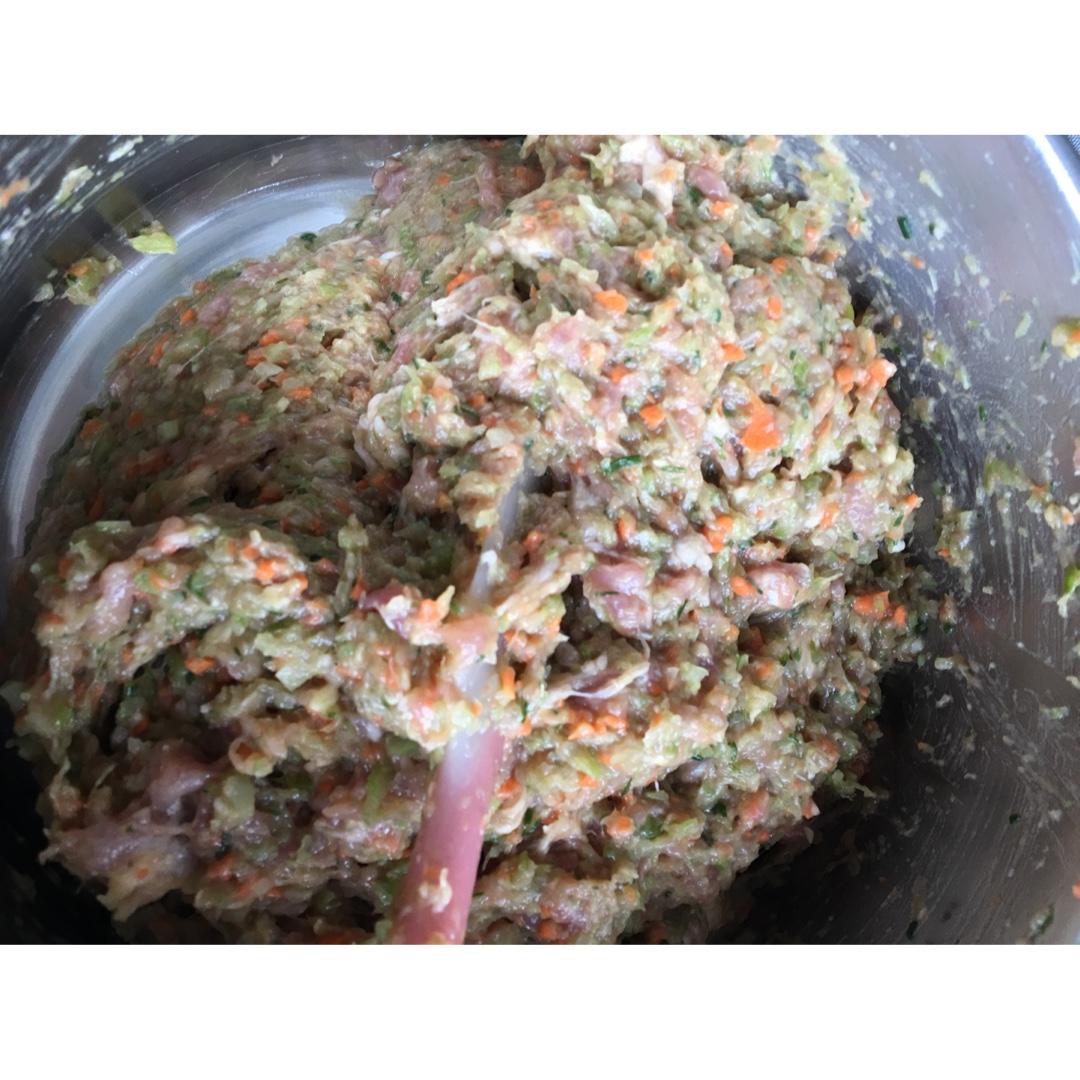 芹菜猪肉馅儿饺子