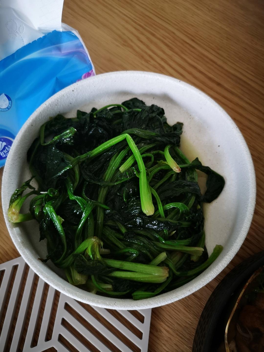 清炒菠菜
