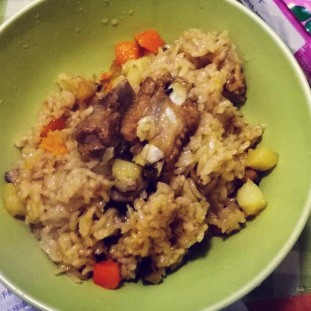喷香排骨焖饭（爆好吃）