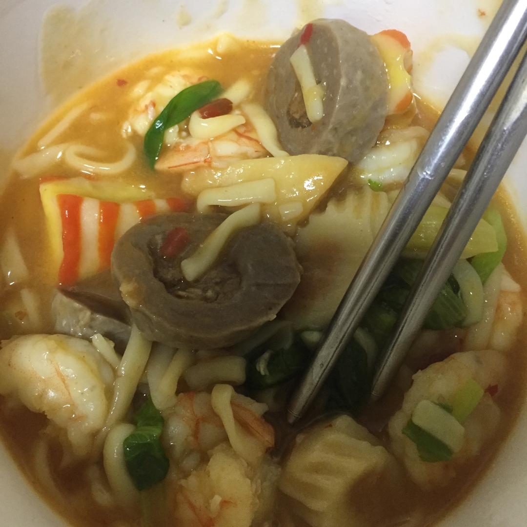 鲜虾蘑菇鱼丸面