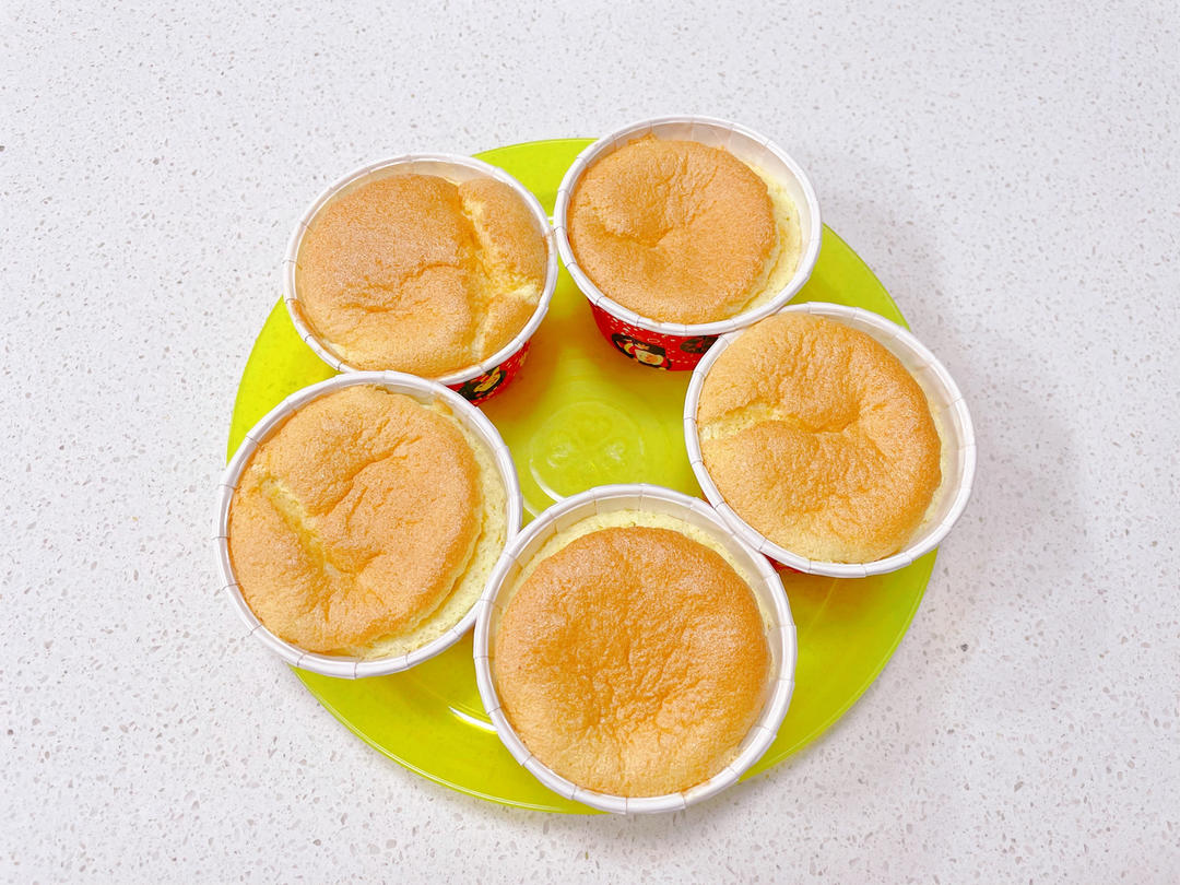 戚风小纸杯蛋糕