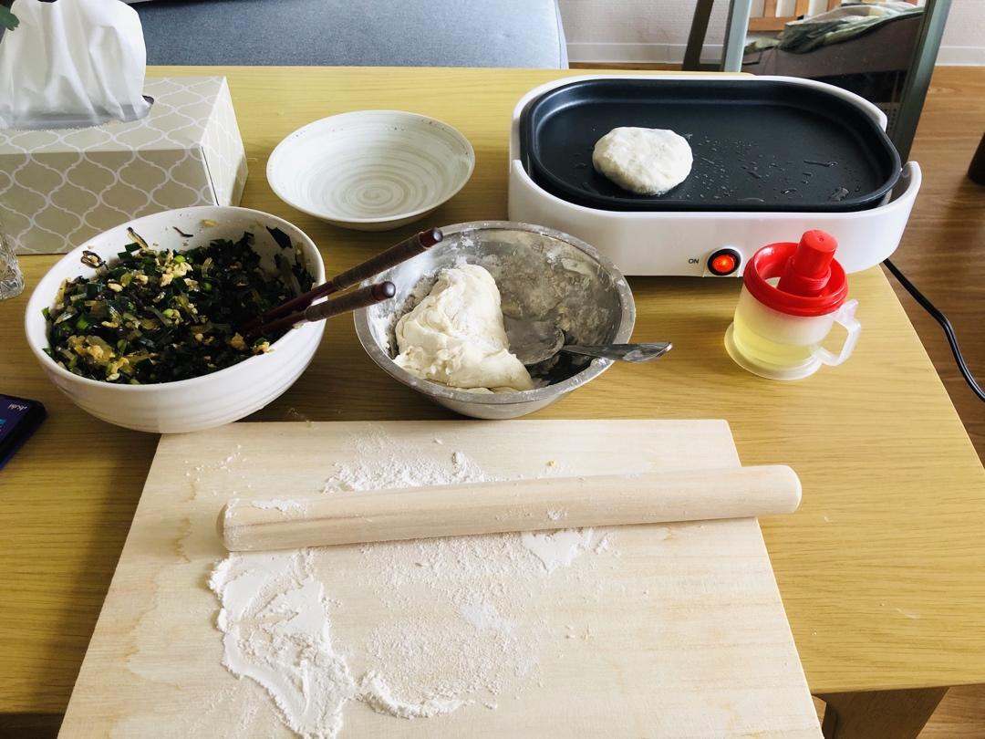 万能饼皮韭菜鸡蛋馅饼，满满的馅大大咬一口