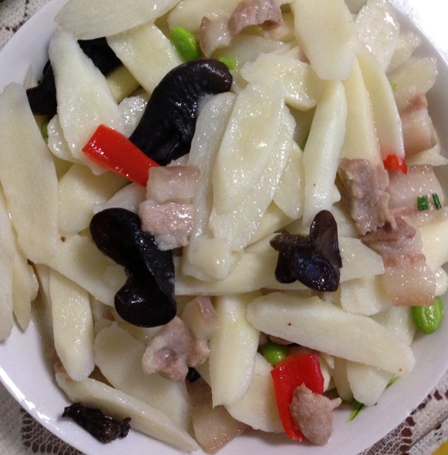 孛孛妈做的肉片山药炒木耳