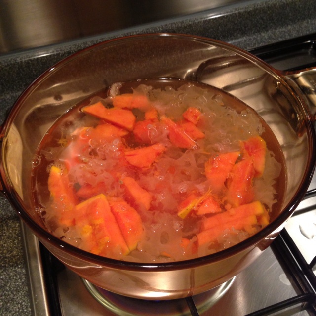 木瓜银耳莲子汤