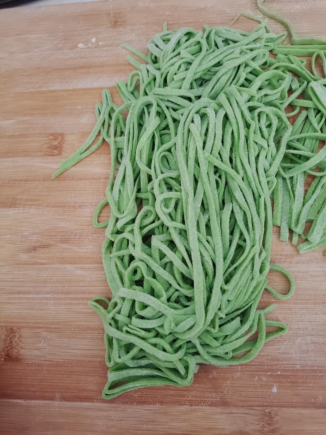 陕西美食之菠菜手擀面