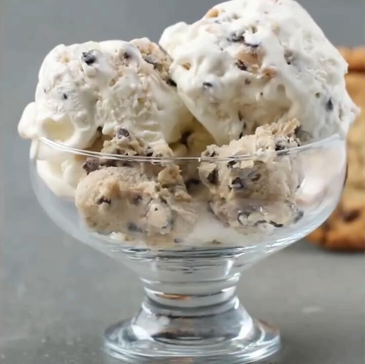 香草巧克力碎布朗尼冰激凌的做法 步骤9